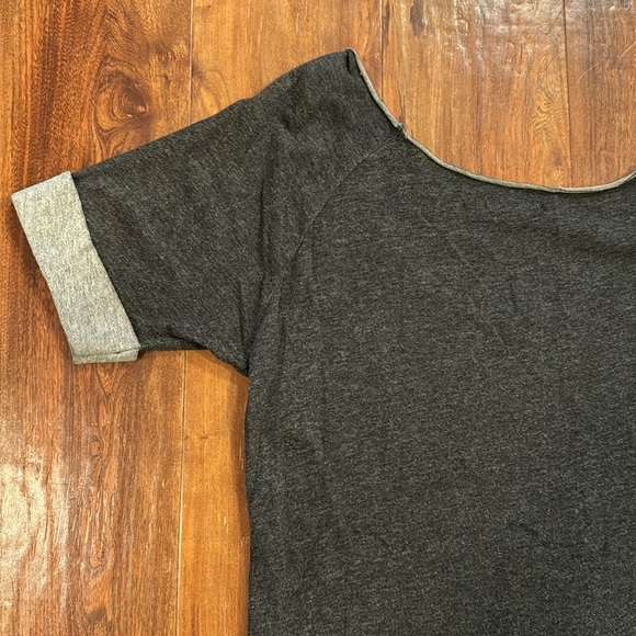 Gray T-shirt - Picture 4 of 4